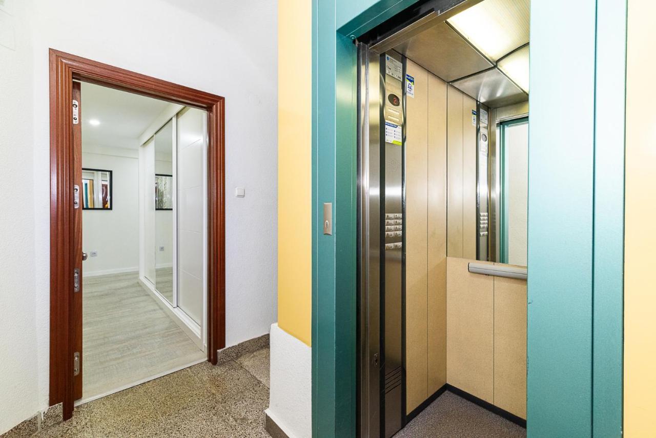 Moderno Apartamento Centro กรานาดา ภายนอก รูปภาพ